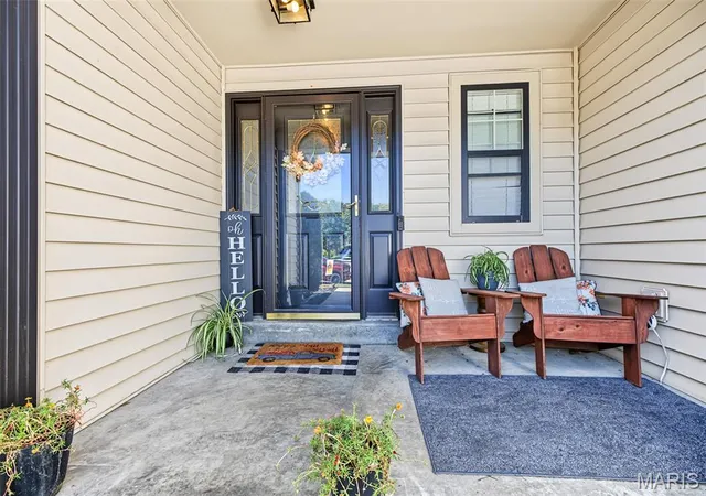 Photo 3 of Single family home for sale at 765 Emerald Oaks Ct, Eureka, MO 63025 | MLS# MIS26057936 | Listing updated on 2026-09-30