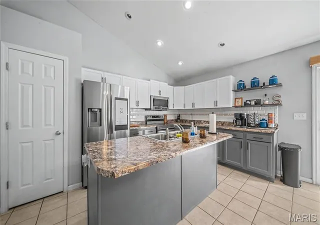 Photo 4 of Sale Pending at 15804 Trace Dr, Saint Robert, MO 65584 | MLS# MIS26057951 | Listing updated on 2026-09-13