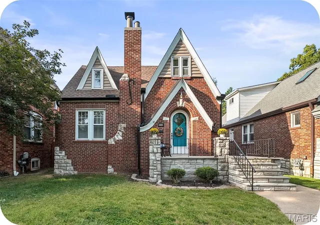 Single family home for sale at 4108 Toenges Ave, Saint Louis, MO 63116 | MLS# MIS26057954