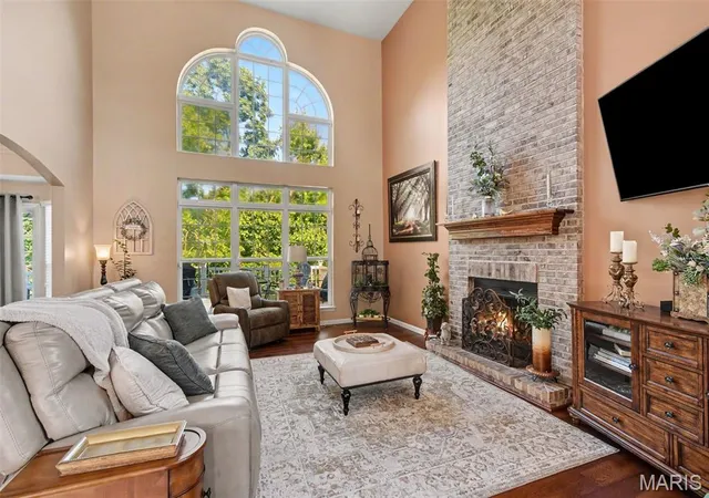 Photo 3 of Single family home for sale at 225 Romaine Spring View, Fenton, MO 63026 | MLS# MIS26057960 | Listing updated on 2026-09-14