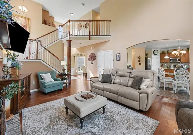 Photo 4 of Single family home for sale at 225 Romaine Spring View, Fenton, MO 63026 | MLS# MIS26057960 | Listing updated on 2026-09-14