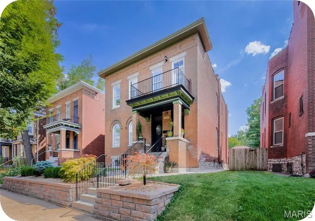 Photo 1 of Sale Pending at 4026 Russell Blvd, Saint Louis, MO 63110 | MLS# MIS26057989 | Listing updated on 2026-09-13