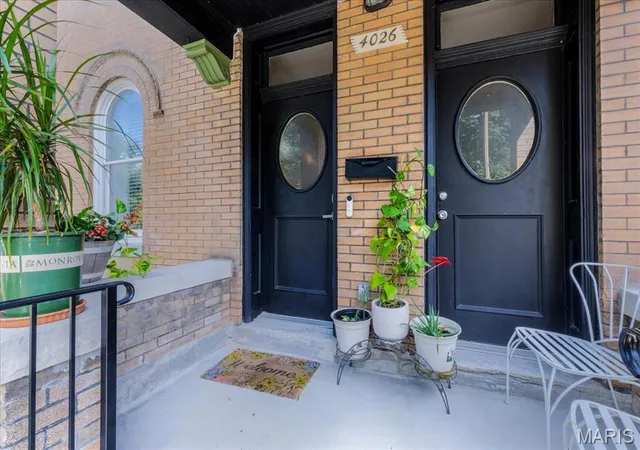 Photo 3 of Sale Pending at 4026 Russell Blvd, Saint Louis, MO 63110 | MLS# MIS26057989 | Listing updated on 2026-09-13