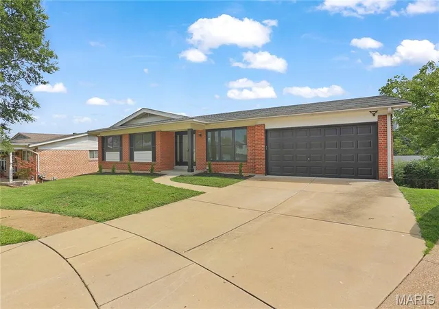 Photo 2 of Single family home for sale at 10612 Ashburn Ct, Saint Louis, MO 63123 | MLS# MIS26057992 | Listing updated on 2026-09-17
