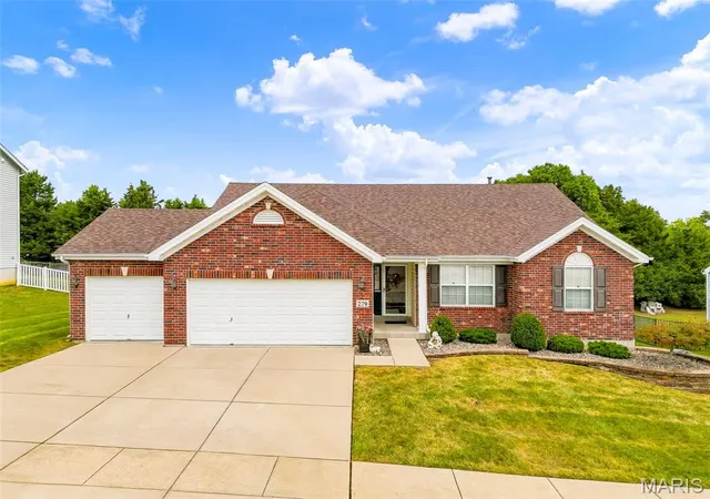 Photo 2 of Single family home for sale at 279 Sonnet Cir, Wentzville, MO 63385 | MLS# MIS26057996 | Listing updated on 2026-10-04