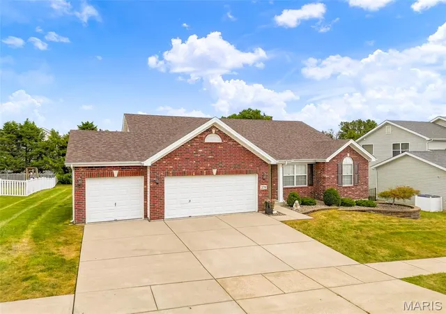 Photo 3 of Single family home for sale at 279 Sonnet Cir, Wentzville, MO 63385 | MLS# MIS26057996 | Listing updated on 2026-10-04
