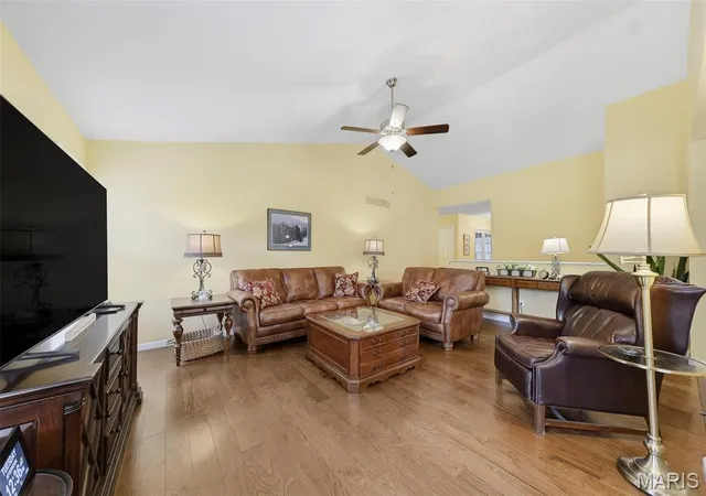 Photo 3 of Single family home for sale at 279 Sonnet Cir, Wentzville, MO 63385 | MLS# MIS26057996 | Listing updated on 2026-10-04