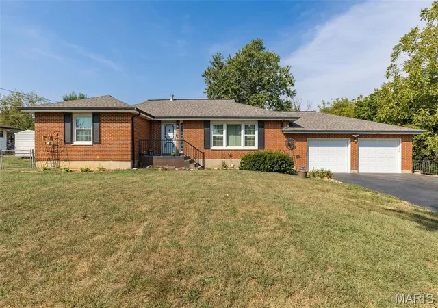 Photo 1 of Single family home for sale at 1505 Us Hwy 61, Festus, MO 63028 | MLS# MIS26057999 | Listing updated on 2026-10-20