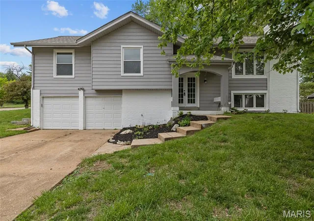 Photo 1 of Single family home for sale at 12897 Nimes Dr, Saint Louis, MO 63141 | MLS# MIS26058001 | Listing updated on 2026-09-14