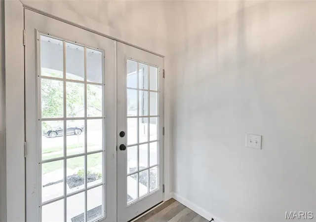 Photo 3 of Single family home for sale at 12897 Nimes Dr, Saint Louis, MO 63141 | MLS# MIS26058001 | Listing updated on 2026-09-14