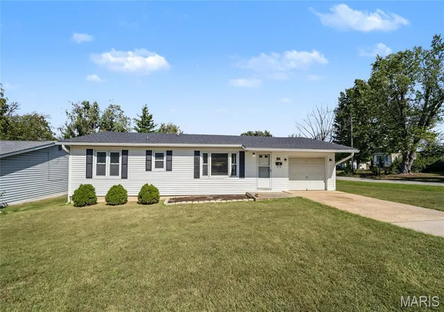 Photo 1 of Single family home for sale at 304 E Margaret St, Salem, MO 65560 | MLS# MIS26058012 | Listing updated on 2026-10-14