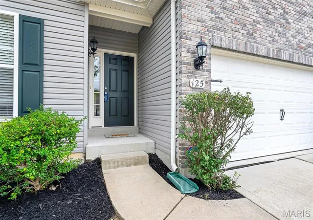 Photo 3 of Single family home for sale at 125 San Marino Pkwy, Fenton, MO 63026 | MLS# MIS26058013 | Listing updated on 2026-10-07