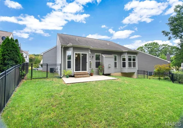 Photo 4 of Single family home for sale at 125 San Marino Pkwy, Fenton, MO 63026 | MLS# MIS26058013 | Listing updated on 2026-10-07