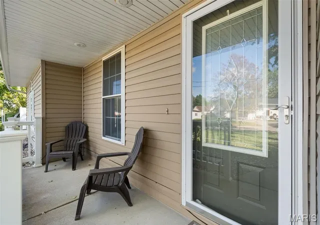 Photo 3 of Single family home for sale at 507 Easton Ave, Jerseyville, IL 62052 | MLS# MIS26058015 | Listing updated on 2026-10-21