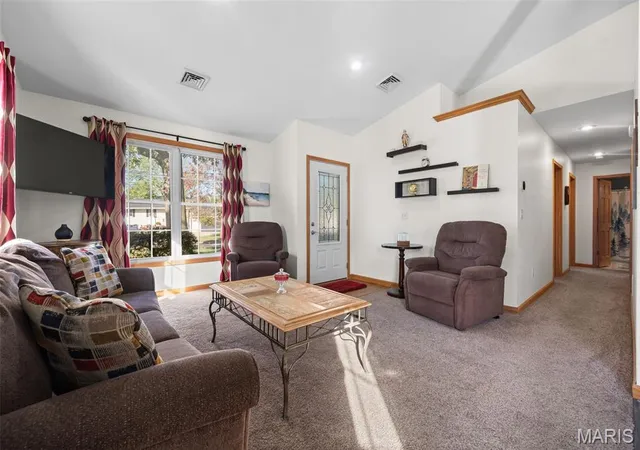 Photo 3 of Single family home for sale at 507 Easton Ave, Jerseyville, IL 62052 | MLS# MIS26058015 | Listing updated on 2026-10-26