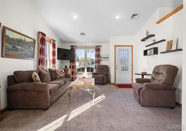 Photo 4 of Single family home for sale at 507 Easton Ave, Jerseyville, IL 62052 | MLS# MIS26058015 | Listing updated on 2026-10-26