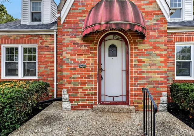 Photo 2 of Single family home for sale at 7126 Florian Ave, Saint Louis, MO 63121 | MLS# MIS26058023 | Listing updated on 2026-10-02