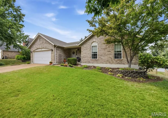 Photo 1 of Single family home for sale at 16337 Centerpointe Dr, Wildwood, MO 63040 | MLS# MIS26058025 | Listing updated on 2026-09-27