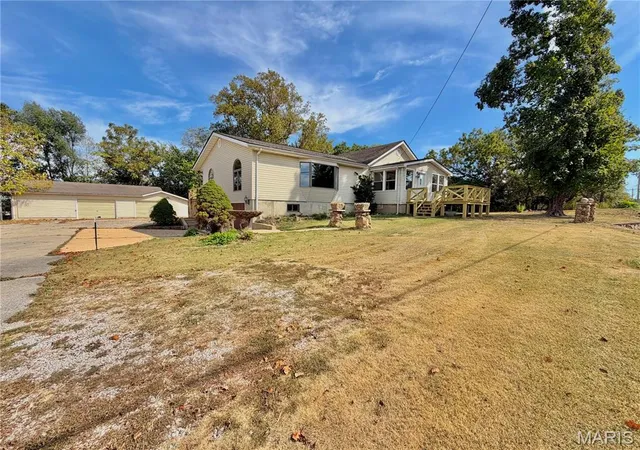 Photo 2 of Sale Pending at 1104 S Mcarthur St, Salem, MO 65560 | MLS# MIS26058031 | Listing updated on 2026-10-09