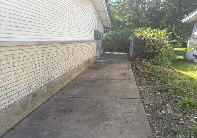 Photo 3 of Single family home for sale at 10531 Landseer Dr, Saint Louis, MO 63136 | MLS# MIS26058035 | Listing updated on 2026-09-19