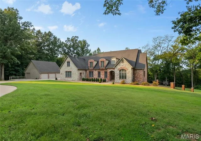 Photo 4 of Single family home for sale at 182 Cornerstone Dr, Cape Girardeau, MO 63701 | MLS# MIS26058042 | Listing updated on 2026-09-16