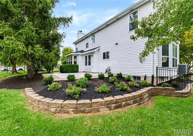 Photo 2 of Sale Pending at 209 Harbour Pointe Dr, Wildwood, MO 63040 | MLS# MIS26058045 | Listing updated on 2026-10-06