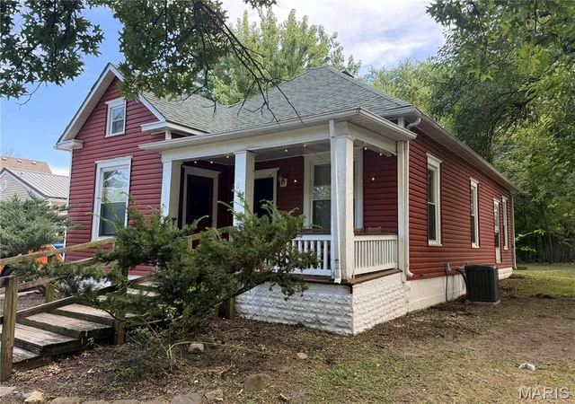 Photo 1 of Single family home for sale at 816 E Scott St, Kirksville, MO 63501 | MLS# MIS26058053 | Listing updated on 2026-10-05