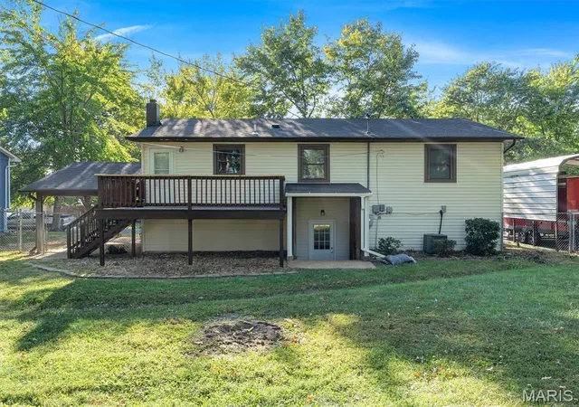 Photo 4 of Sale Pending at 602 Bon Oaks Dr, Sullivan, MO 63080 | MLS# MIS26058063 | Listing updated on 2026-09-13
