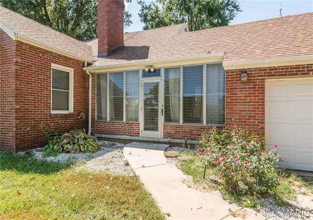 Photo 3 of Single family home for sale at 2117 Plymouth, Mount Sterling, MO 65062 | MLS# MIS26058068 | Listing updated on 2026-10-02