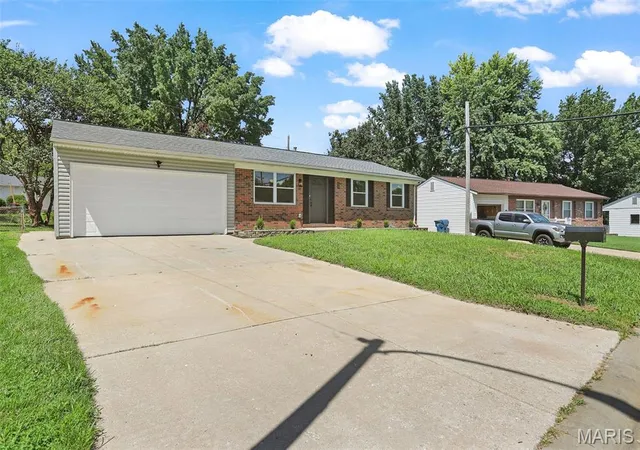 Photo 1 of Sale Pending at 3046 Abbey St, Saint Charles, MO 63301 | MLS# MIS26058071 | Listing updated on 2026-09-13