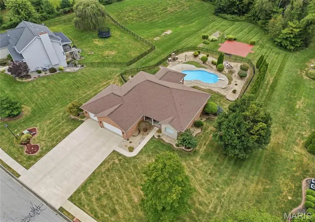 Photo 2 of Single family home for sale at 323 Kings Ridge Blvd, O Fallon, IL 62269 | MLS# MIS26058073 | Listing updated on 2026-09-13