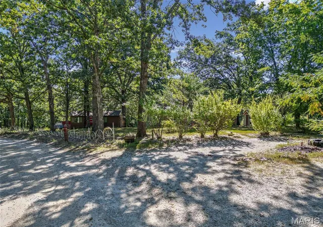 Photo 2 of Sale Pending at 10052 Goose Crk Rd, Sullivan, MO 63080 | MLS# MIS26058075 | Listing updated on 2026-10-02