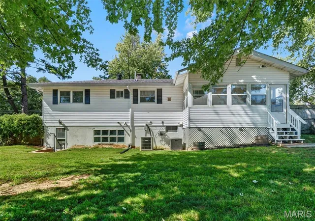 Photo 3 of Single family home for sale at 664 Dornseif Dr, Arnold, MO 63010 | MLS# MIS26058086 | Listing updated on 2026-10-03