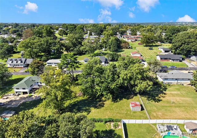 Photo 4 of Single family home for sale at 664 Dornseif Dr, Arnold, MO 63010 | MLS# MIS26058086 | Listing updated on 2026-10-03