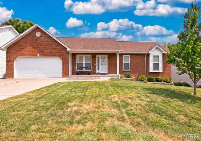 Photo 1 of Sale Pending at 2112 Martina Dr, Washington, MO 63090 | MLS# MIS26058090 | Listing updated on 2026-09-21