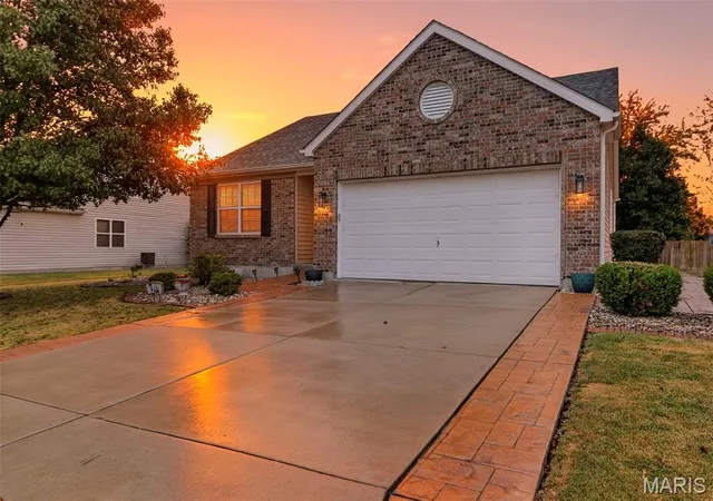 Photo 1 of Sale Pending at 7 Grayhawk Dr, Winfield, MO 63389 | MLS# MIS26058103 | Listing updated on 2026-09-14