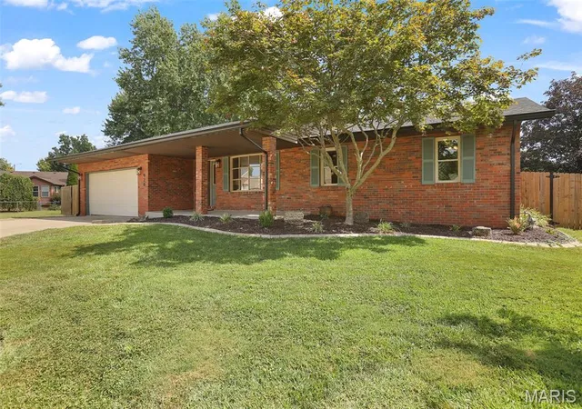 Photo 2 of Single family home for sale at 920 Whippoorwill Way, Edwardsville, IL 62025 | MLS# MIS26058107 | Listing updated on 2026-09-14