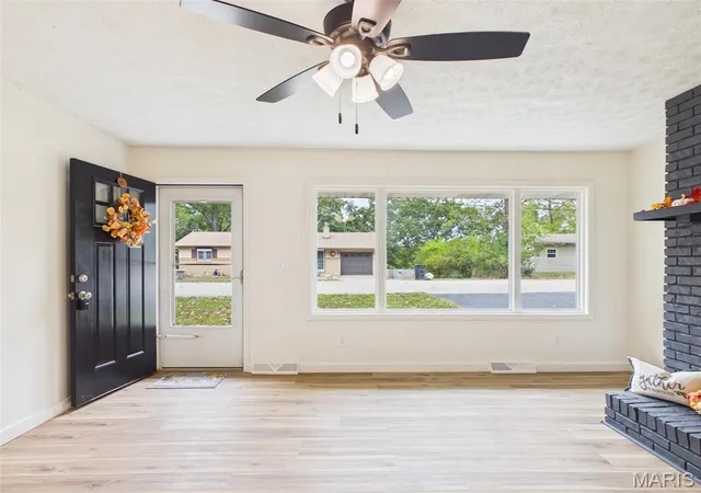 Photo 3 of Sale Pending at 608 Sunset Dr, Waynesville, MO 65583 | MLS# MIS26058113 | Listing updated on 2026-10-31