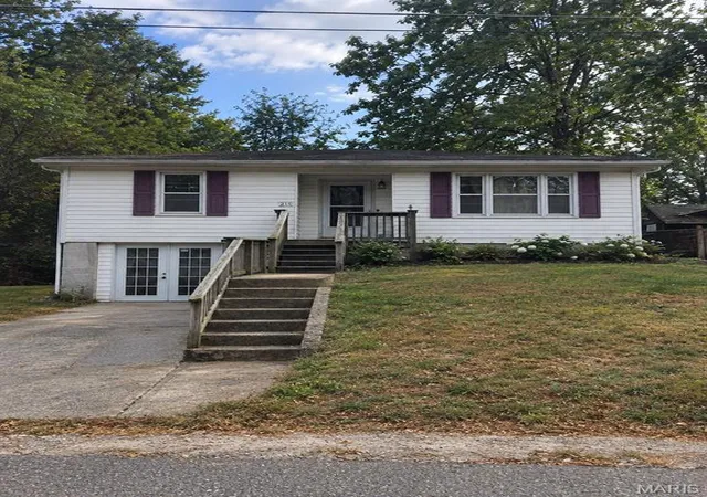 Photo 1 of Single family home for sale at 101 E 6th Street, Dixon, MO 65459 | MLS# MIS26058117 | Listing updated on 2026-09-12