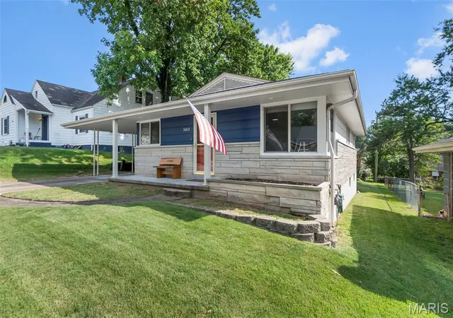 Photo 3 of Sale Pending at 1603 Bessie St, Cape Girardeau, MO 63701 | MLS# MIS26058121 | Listing updated on 2026-09-14
