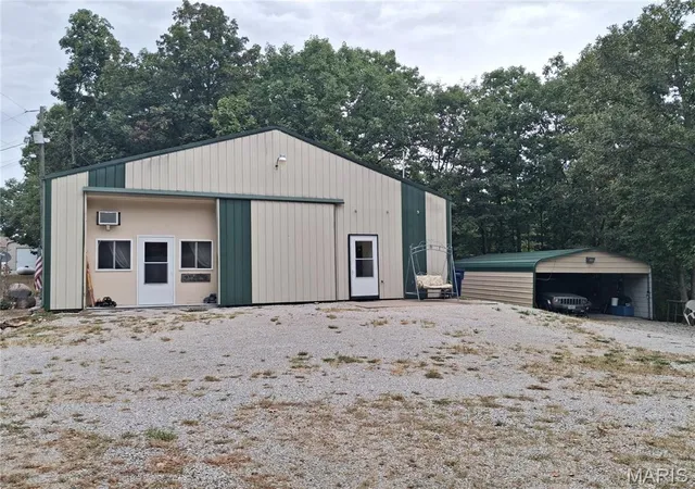 Photo 2 of Single family home for sale at 15394 Villa Dr, Monroe City, MO 63456 | MLS# MIS26058126 | Listing updated on 2026-10-15