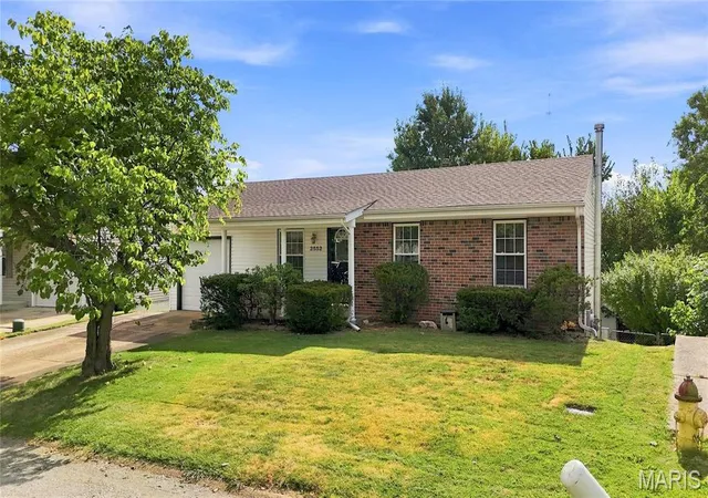 Photo 1 of Sale Pending at 2552 Medford Dr, High Ridge, MO 63049 | MLS# MIS26058136 | Listing updated on 2026-10-02