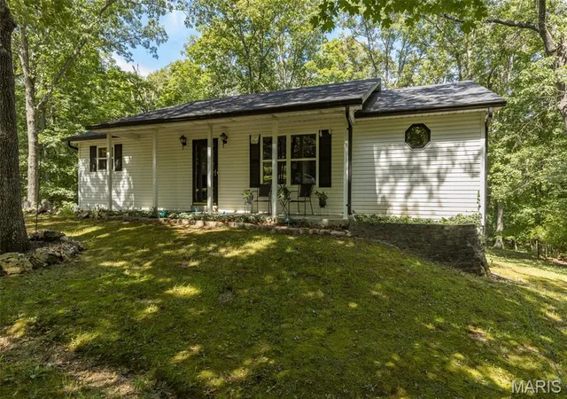 Photo 3 of Single family home for sale at 250 Meadow Woods Rd, Hillsboro, MO 63050 | MLS# MIS26058139 | Listing updated on 2026-10-05