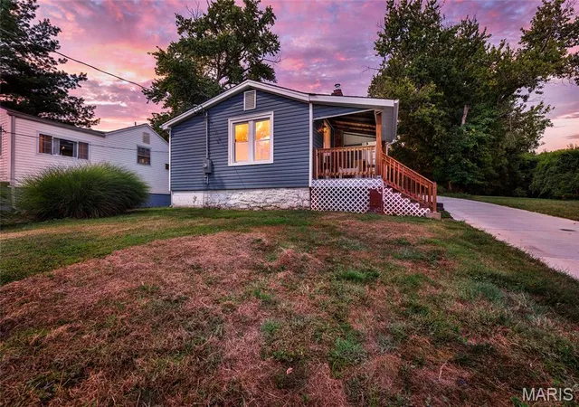 Photo 4 of Single family home for sale at 21 Shumate Ave, Maryland Heights, MO 63043 | MLS# MIS26058147 | Listing updated on 2026-09-12