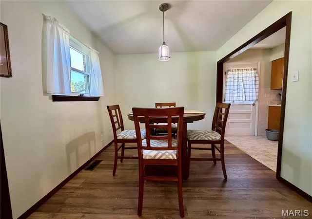 Photo 4 of Single family home for sale at 520 S Skyview Dr, Ellington, MO 63638 | MLS# MIS26058164 | Listing updated on 2026-09-23