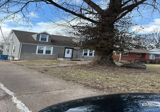 Single family home for sale at 19 S Schlueter Ave, Saint Louis, MO 63135 | MLS# MIS26058168