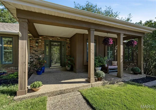 Photo 3 of Single family home for sale at 1743 Lynkirk Ln, Saint Louis, MO 63122 | MLS# MIS26058182 | Listing updated on 2026-10-05