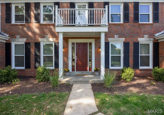 Photo 2 of Single family home for sale at 14300 Markham Ln, Chesterfield, MO 63017 | MLS# MIS26058184 | Listing updated on 2026-10-08