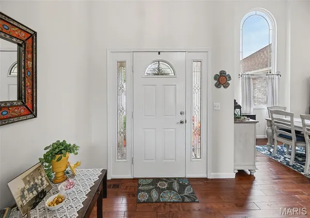 Photo 3 of Single family home for sale at 2614 Meridian Lake Dr, Belleville, IL 62221 | MLS# MIS26058190 | Listing updated on 2026-09-28
