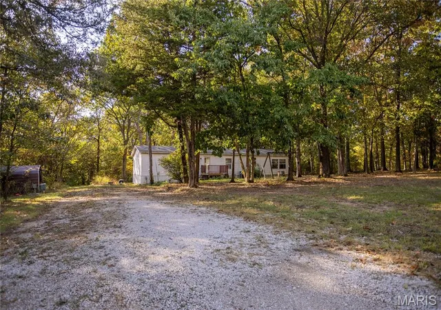 Photo 3 of Manufactured home for sale at 10123 Dorlac Dr, Cadet, MO 63630 | MLS# MIS26058200 | Listing updated on 2026-10-06
